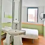 Ibis Budget Saint-quentin Centre Gare 2*