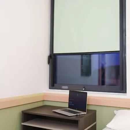 Ibis Budget Saint-quentin Centre Gare Hotel 2*