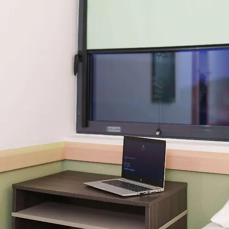 Ibis Budget Saint-quentin Centre Gare 2*
