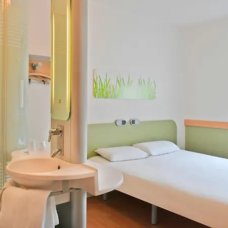 Ibis Budget Saint-quentin Centre Gare 2*