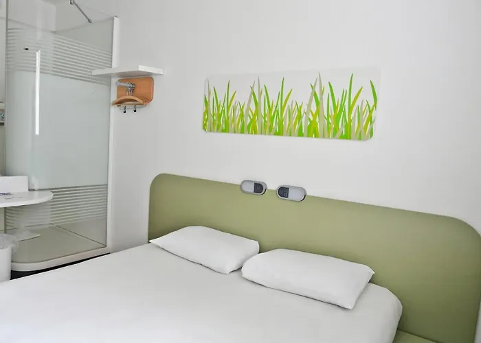 Ibis Budget Saint-Quentin Centre Gare Hotel 2*